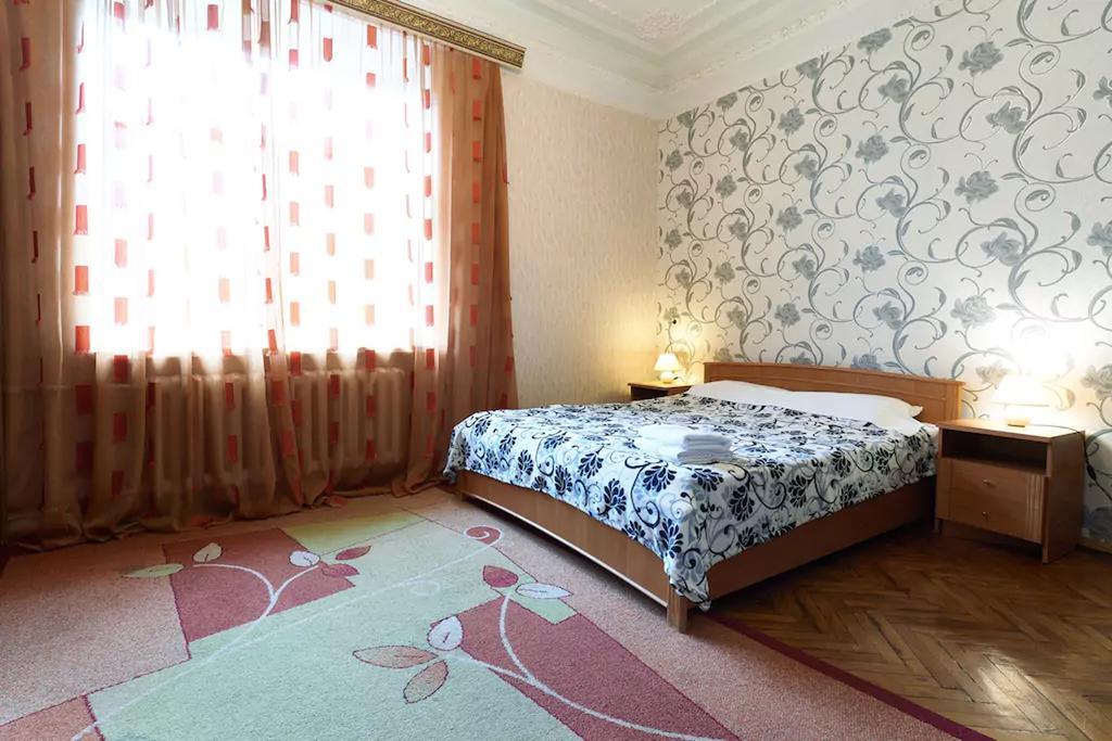 Home Hotel Apartments On Lva Tolstogo Kyiv Exterior foto