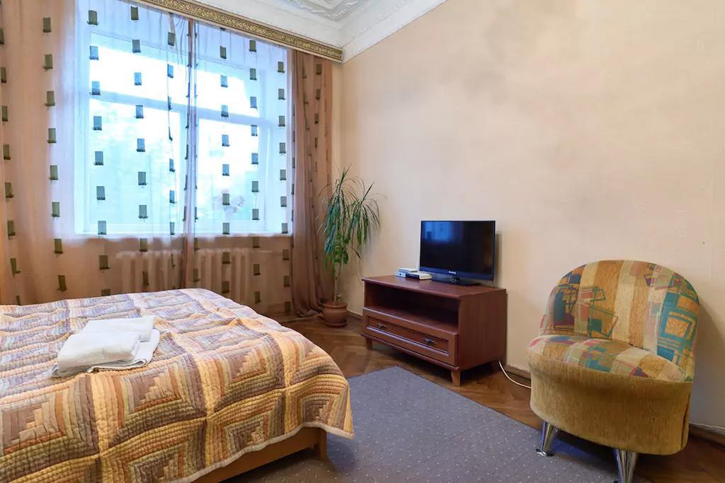 Home Hotel Apartments On Lva Tolstogo Kyiv Exterior foto